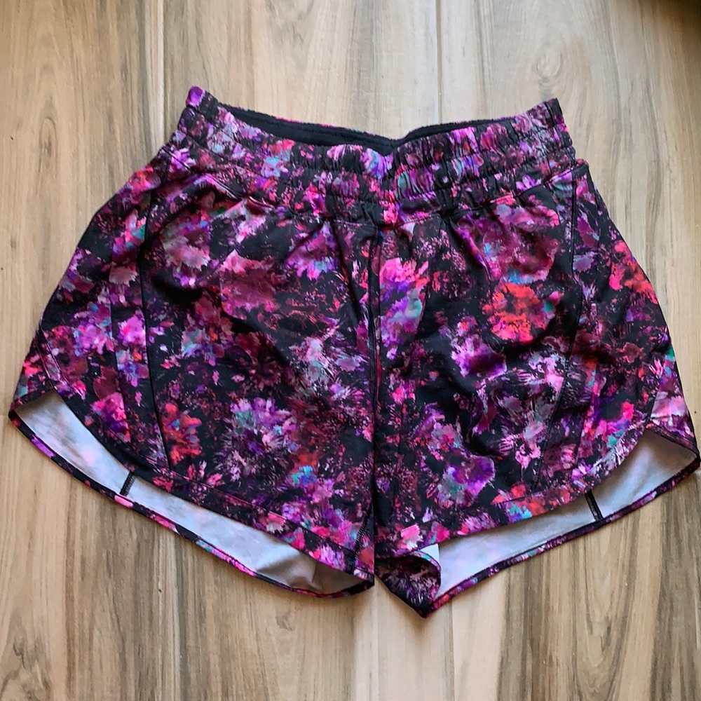 Lululemon track that mid rise short 5in.